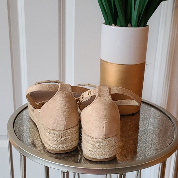 Espadrilles - Picture 3 of 4